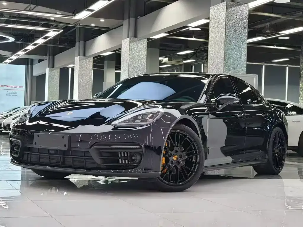 Porsche Panamera — фото 1