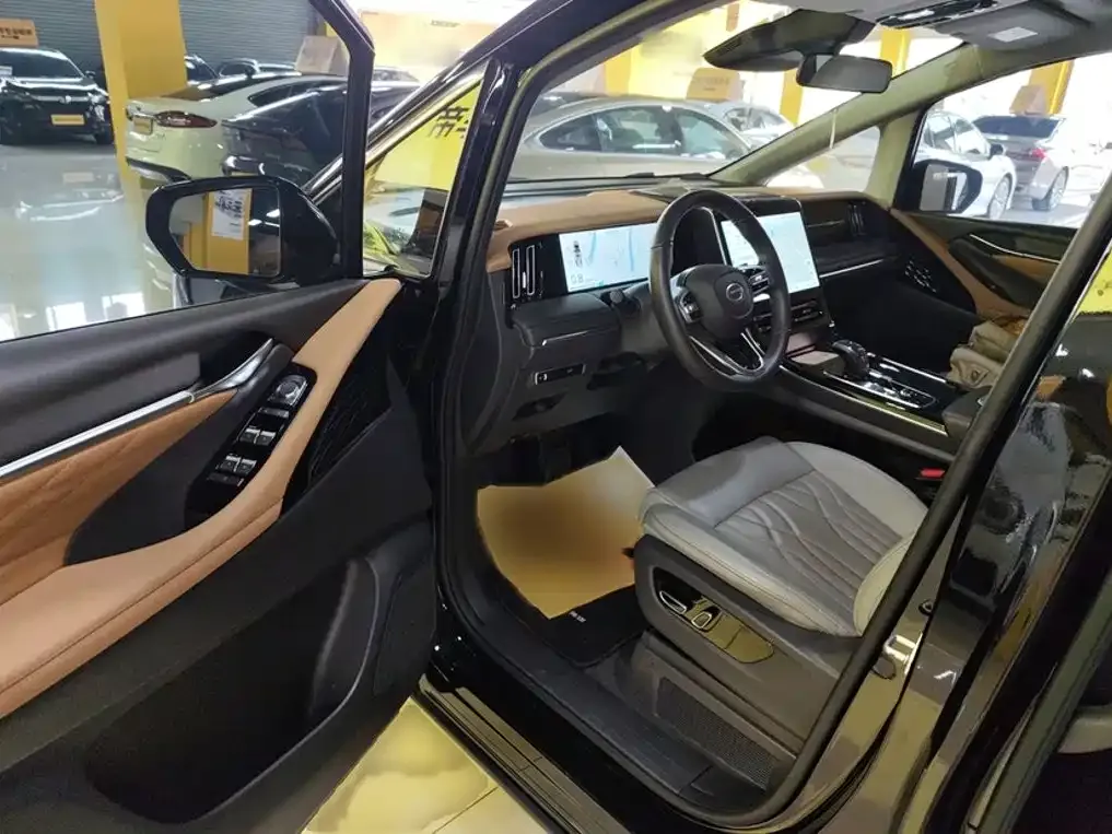 GAC Motor Trumpchi M8 — фото 10