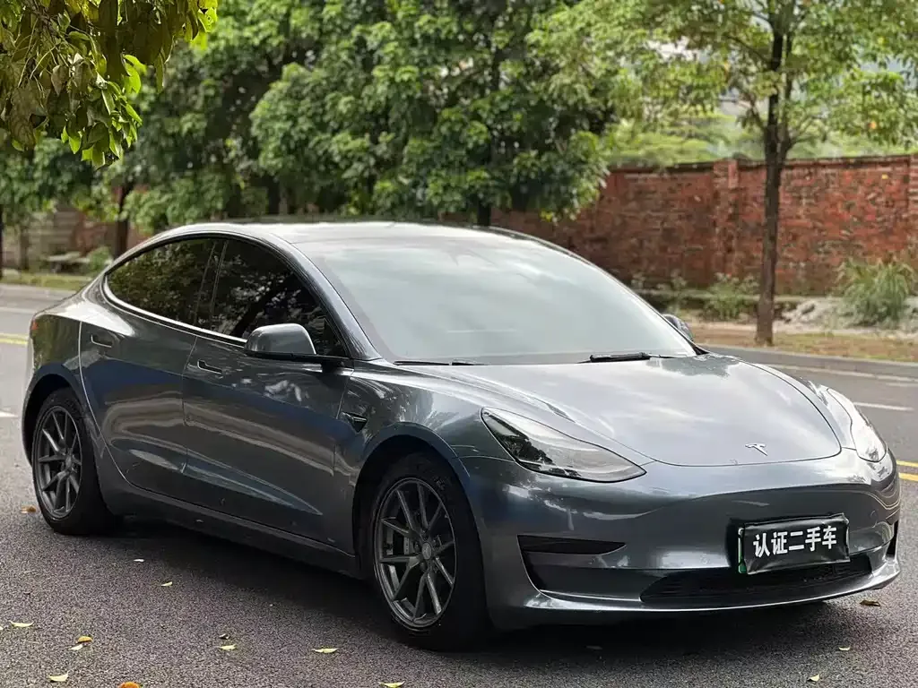 Tesla Model 3 — фото 8