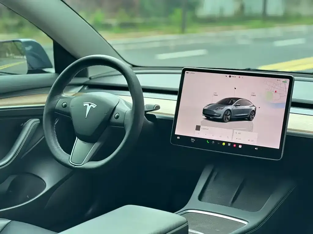 Tesla Model 3 — фото 3