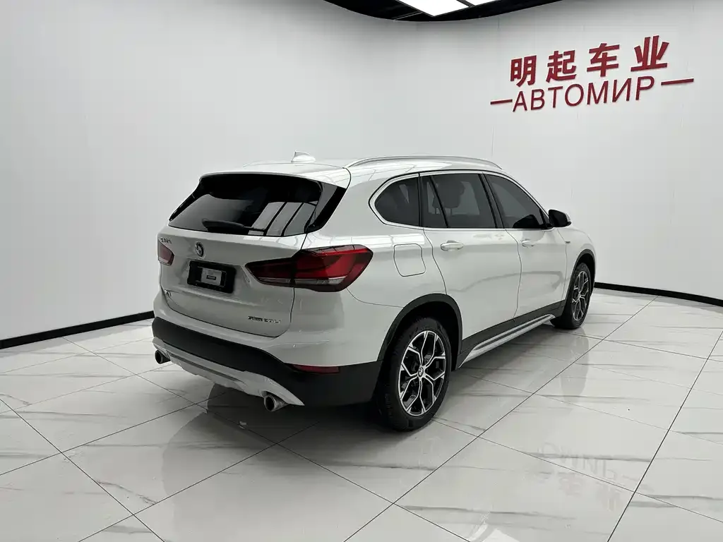 BMW X1 — фото 5