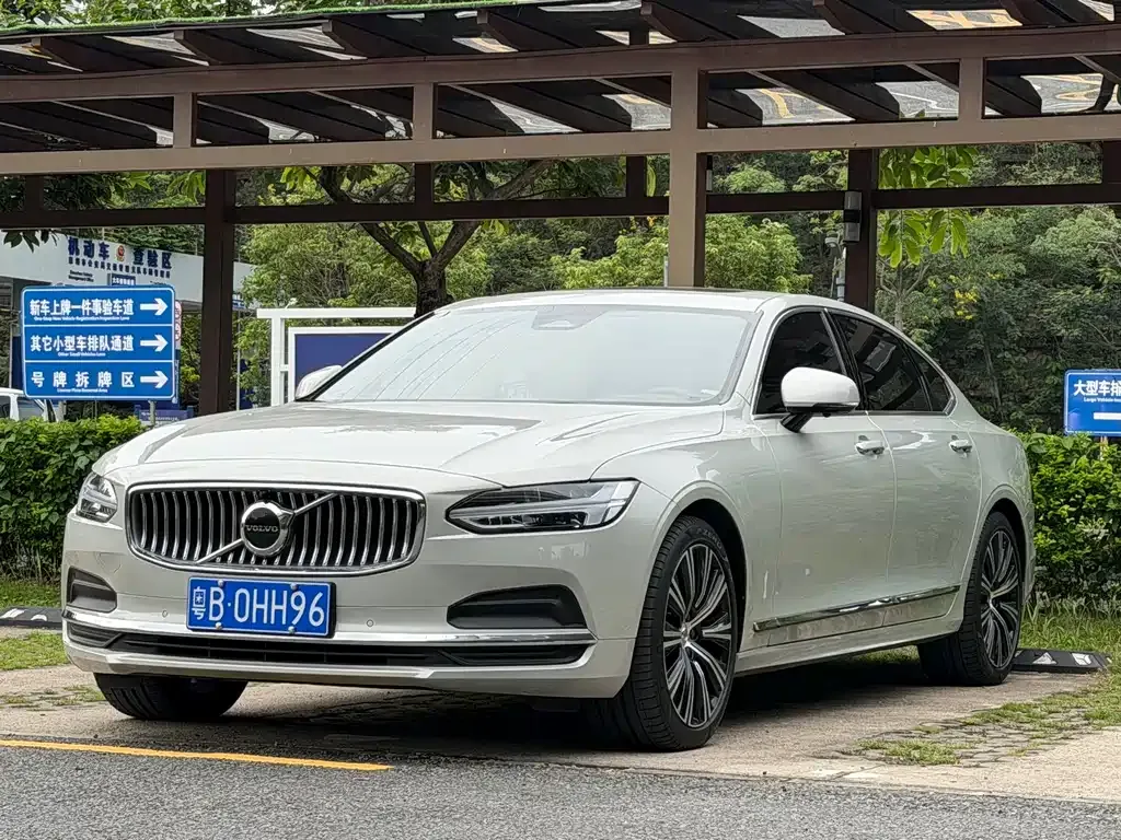 Volvo S90 — фото 1