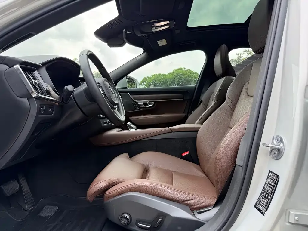 Volvo S90 — фото 3