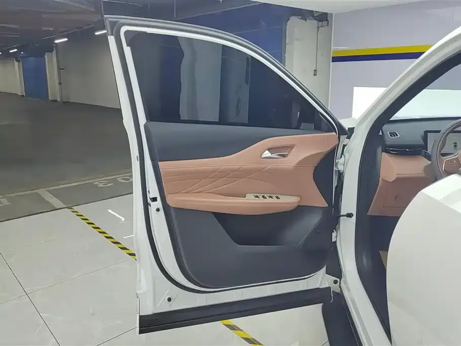 Changan UNI-Z New Energy 2024 из CN, фото 2