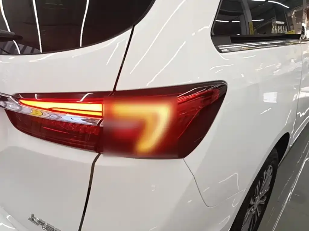 Buick GL8 — фото 2
