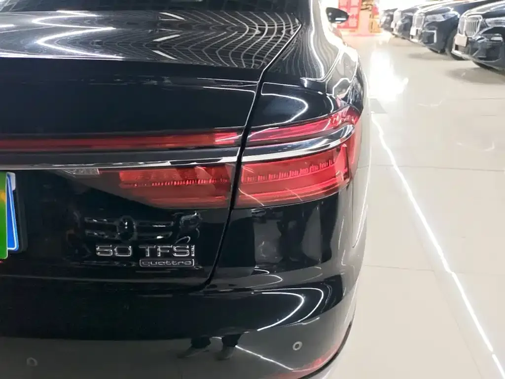 Audi A8 — фото 5