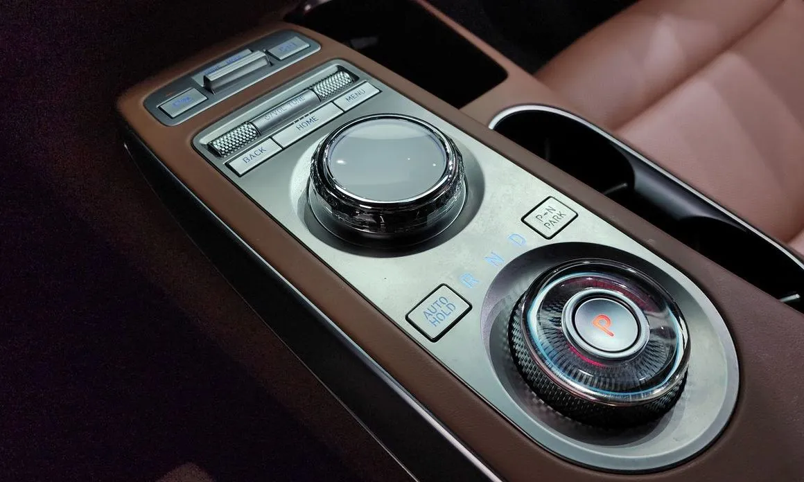 Genesis GV70 — фото 4