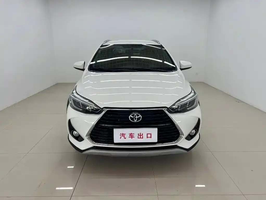 Toyota Yaris L — фото 4