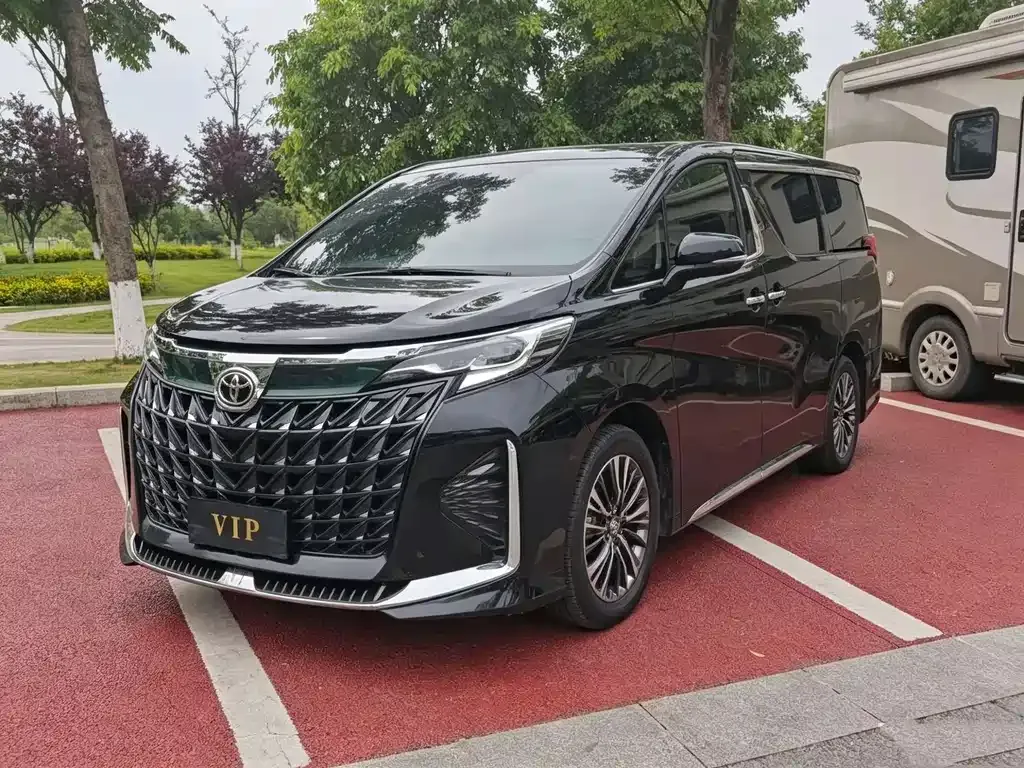 Toyota Sienna — фото 1