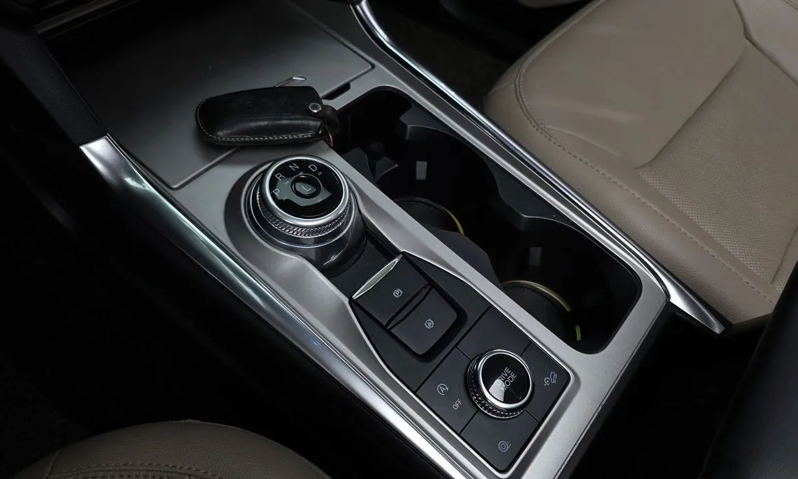 Ford Explorer — фото 7