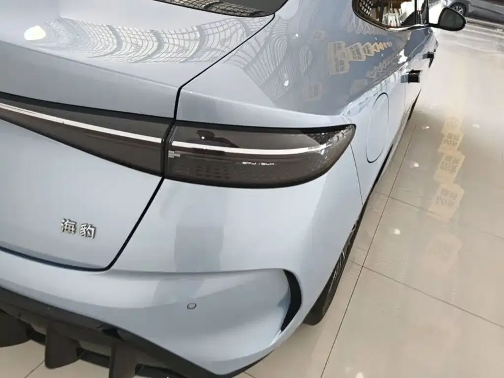 BYD Seal — фото 9