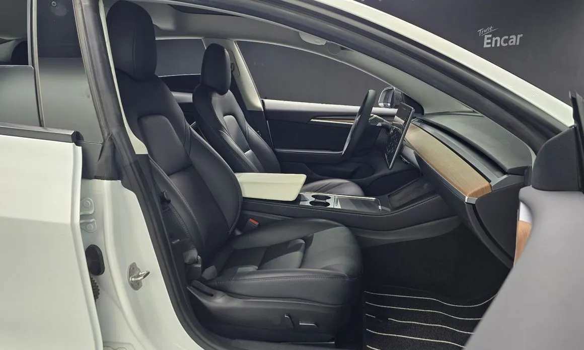Tesla Model 3 — фото 10
