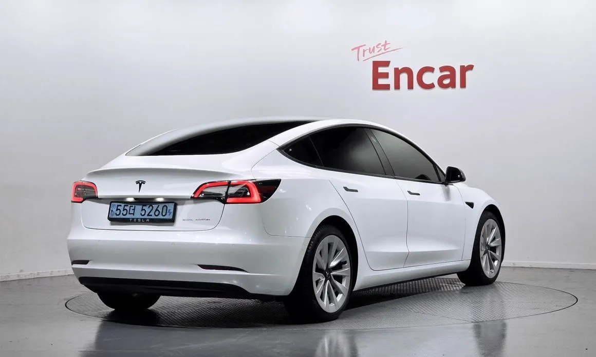 Tesla Model 3 — фото 3