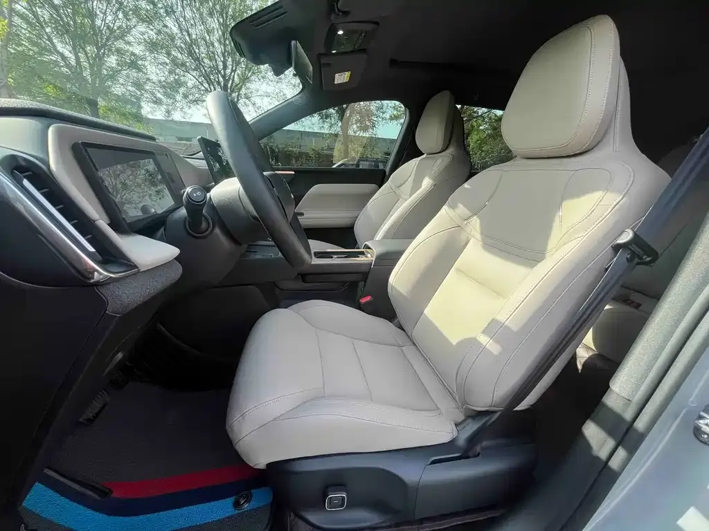 Volvo XC70 Plug-in Hybrid 2026 из CN, фото 5