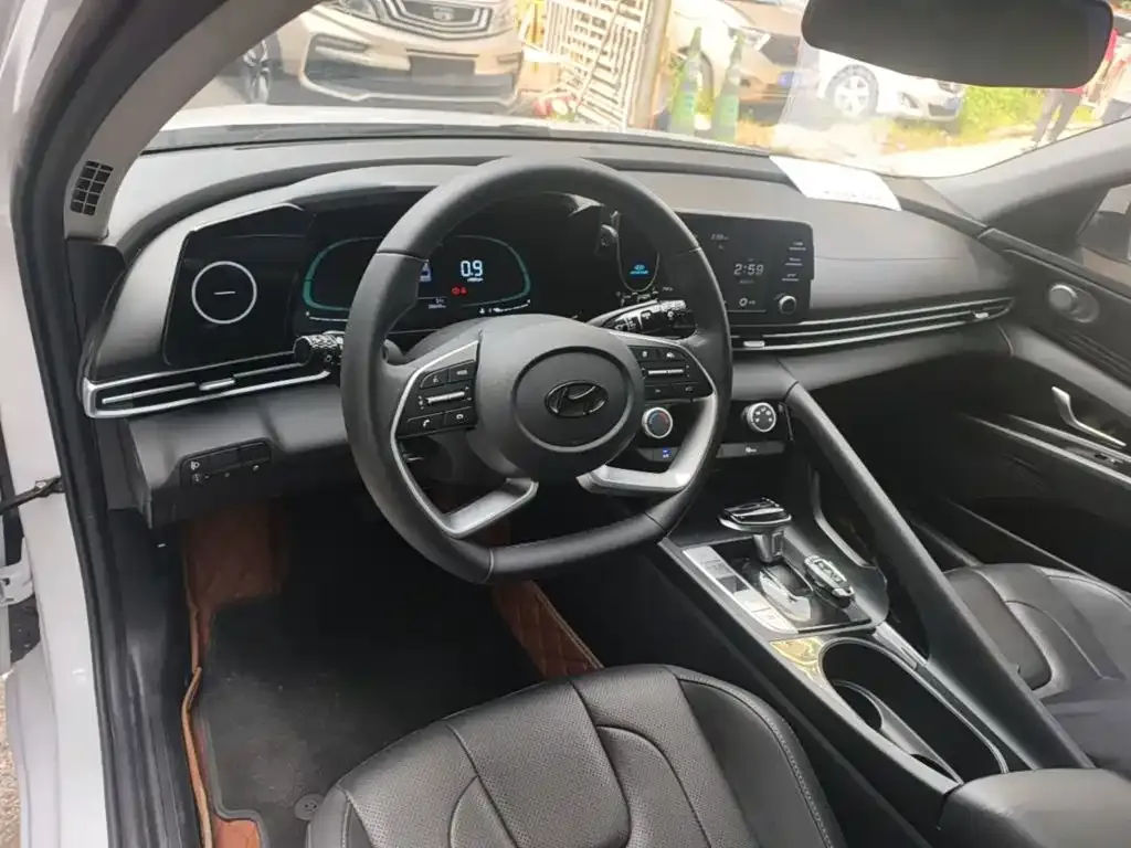 Hyundai Elantra 2024 из CN, фото 10