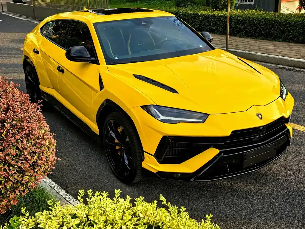 Lamborghini Urus — фото 1