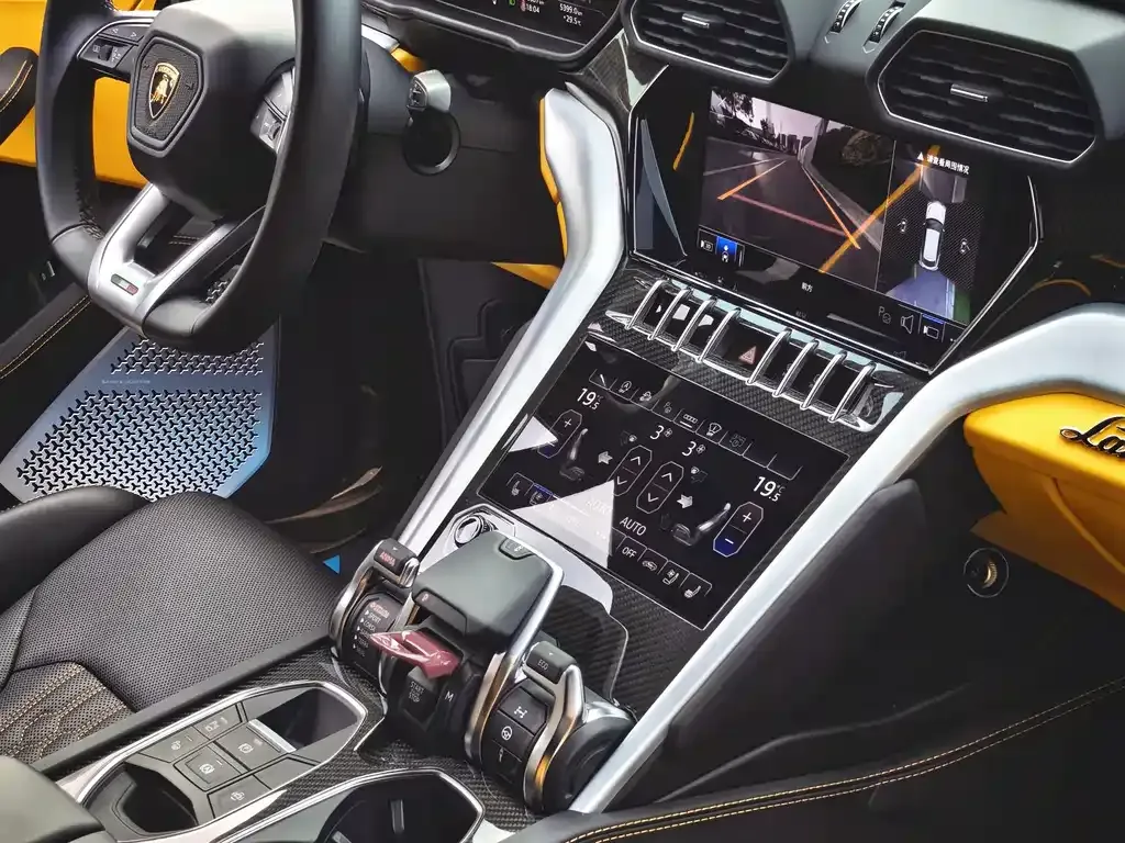Lamborghini Urus — фото 3