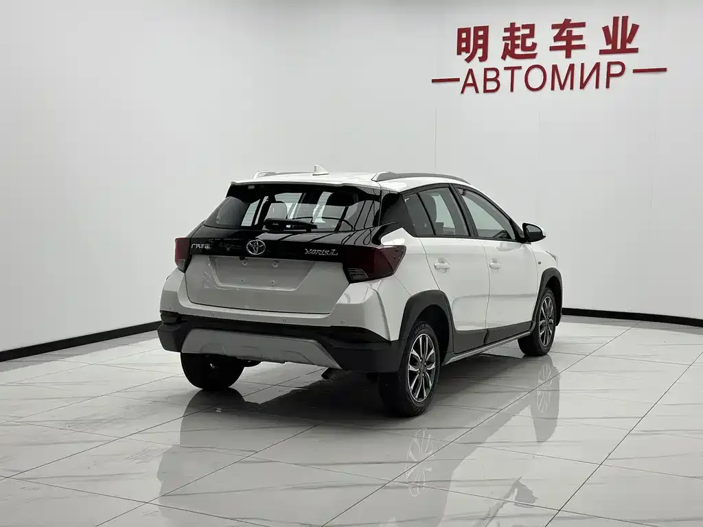Toyota Yaris L — фото 6