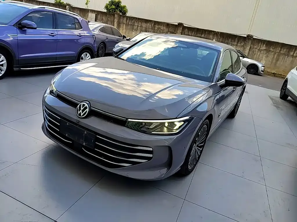 Volkswagen Passat — фото 1