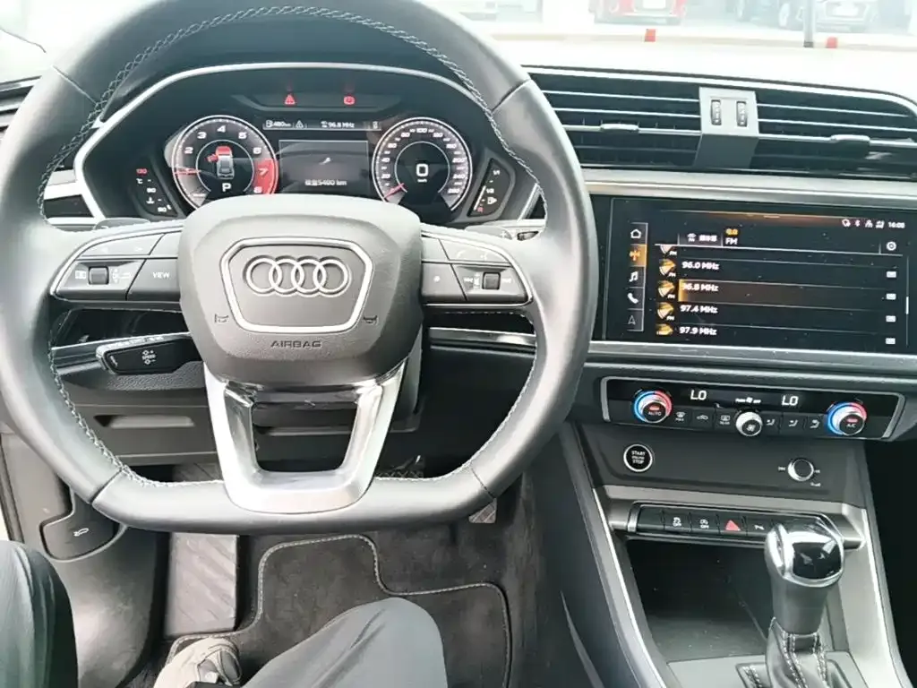 Audi Q3 — фото 6