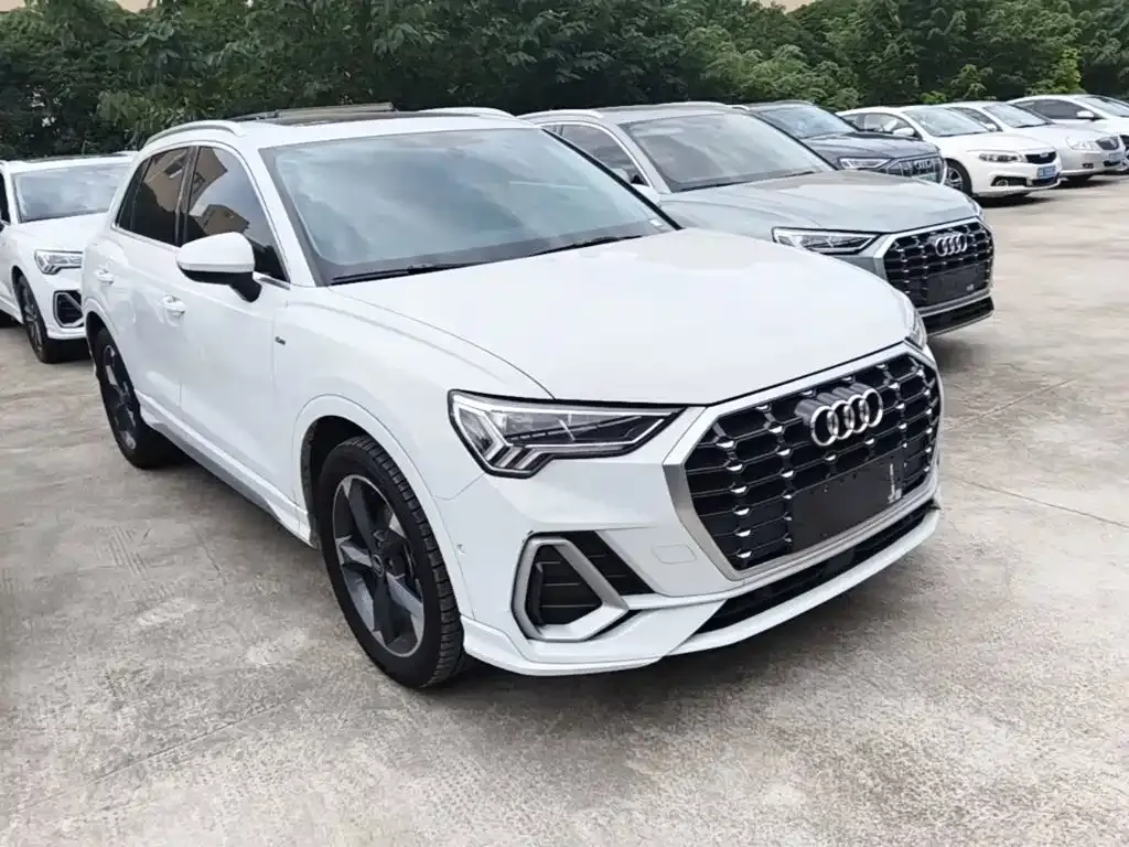Audi Q3 — фото 10