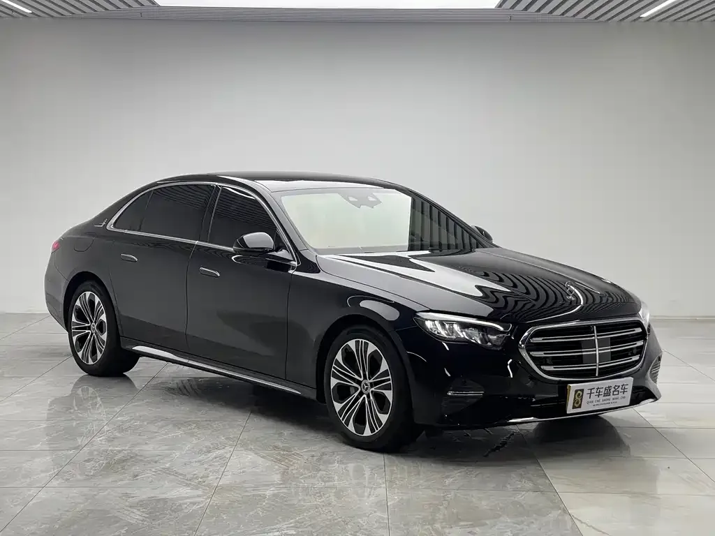 Mercedes-Benz E-Class — фото 4