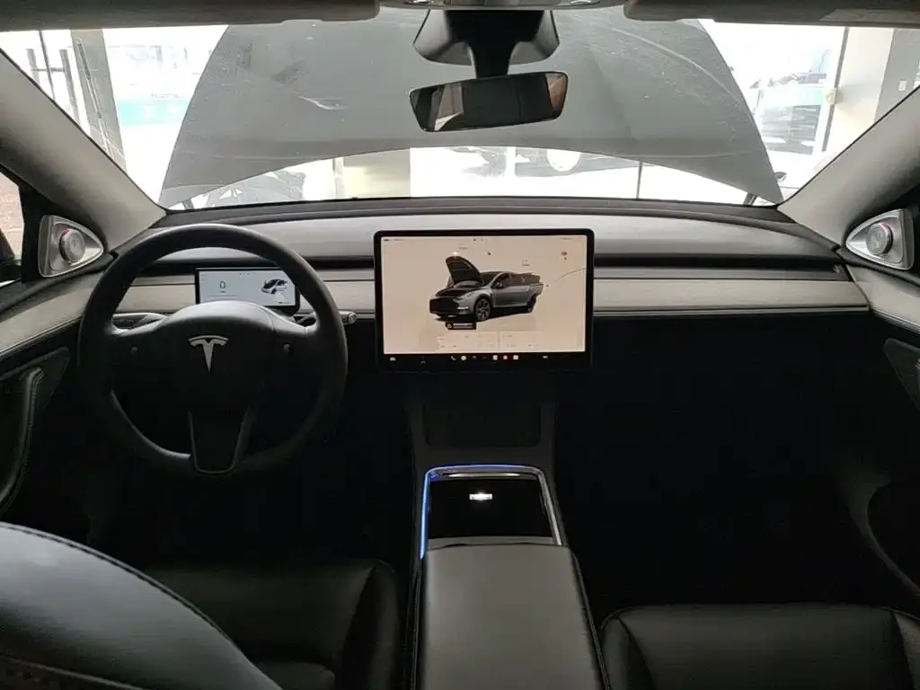 Tesla Model Y — фото 3