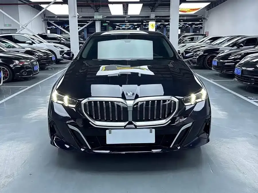 BMW 5 Series — фото 5