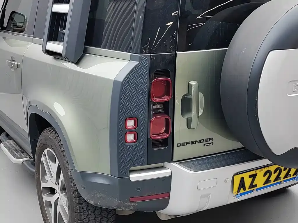 Land Rover Defender — фото 10