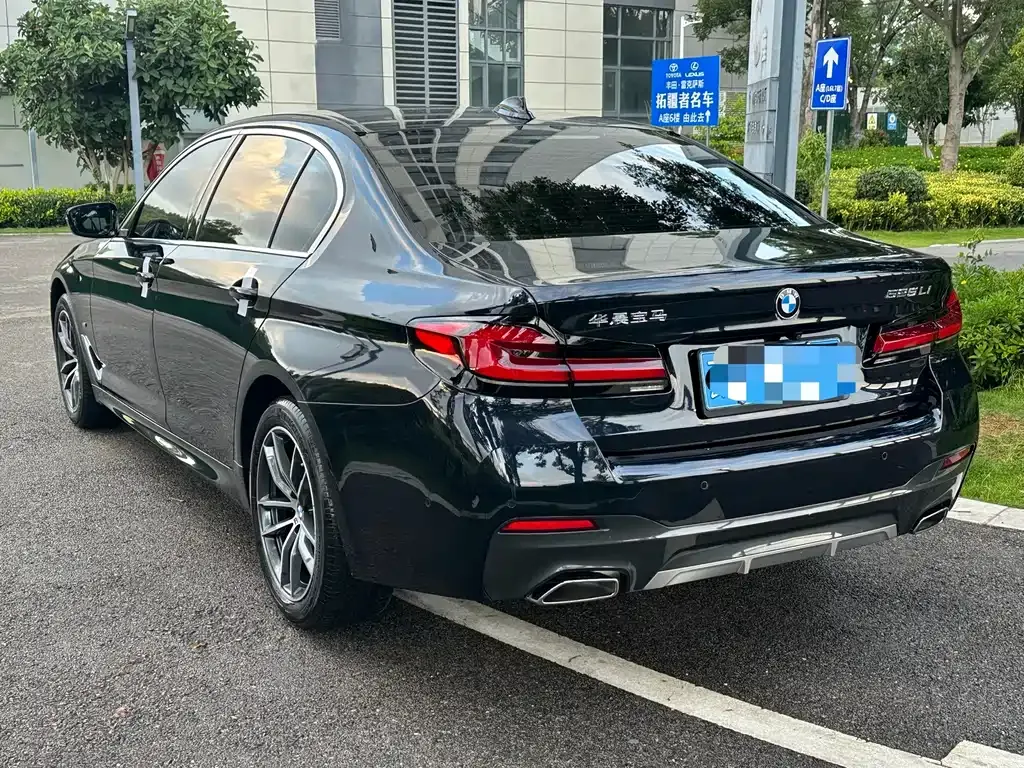 BMW 5 Series — фото 10