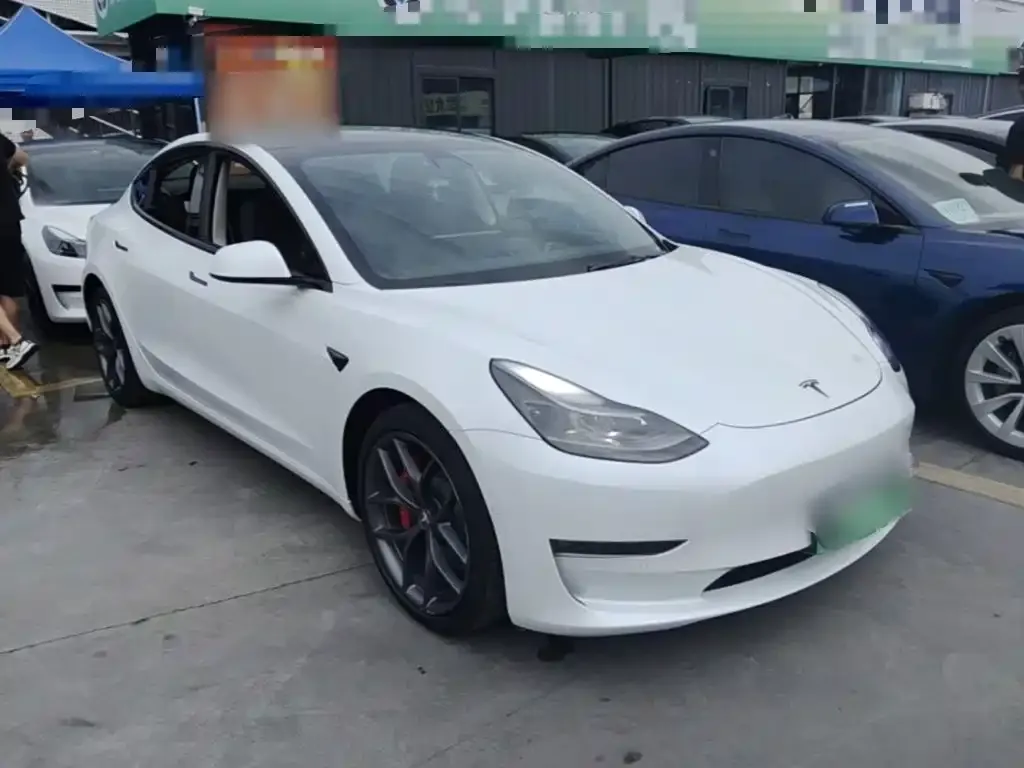 Tesla Model 3 — фото 7