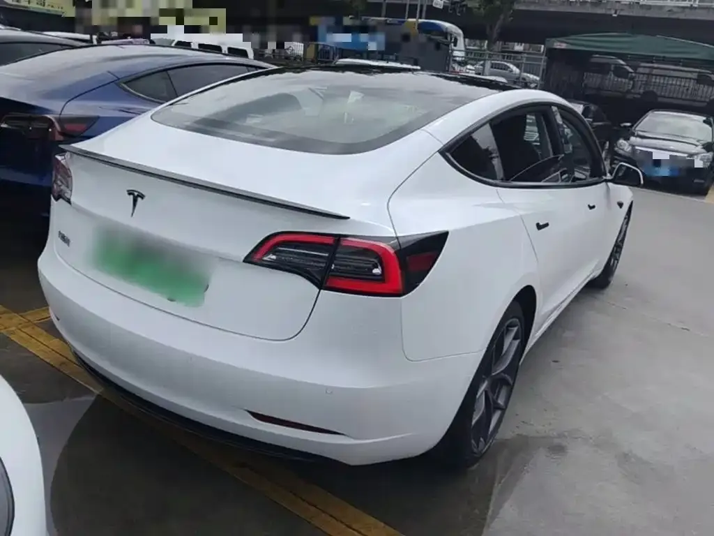 Tesla Model 3 — фото 4