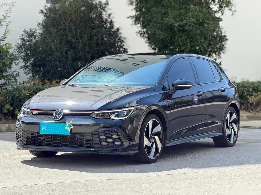 Volkswagen Golf GTI — фото 1