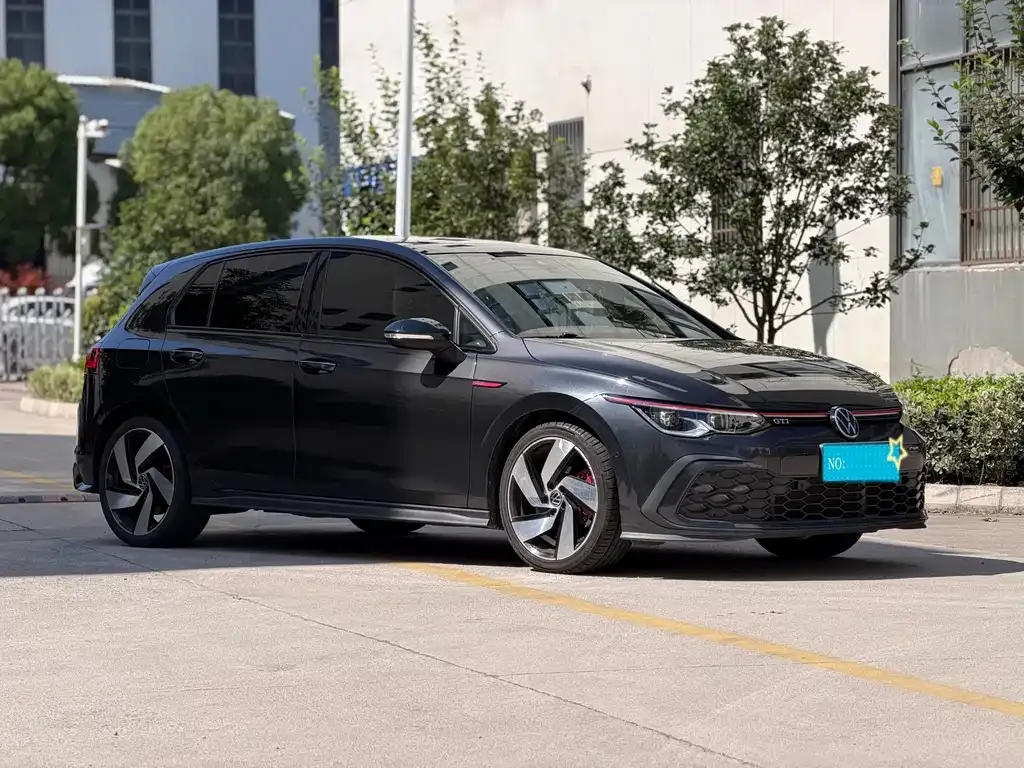 Volkswagen Golf GTI — фото 10