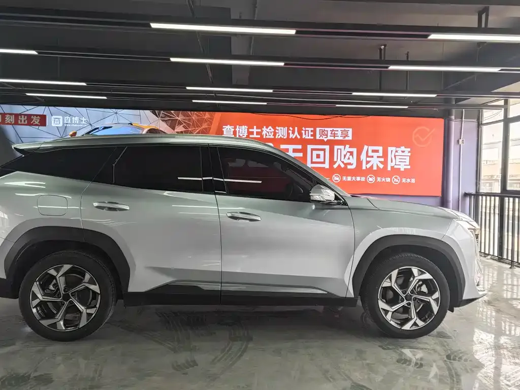 Geely Boyue L — фото 8