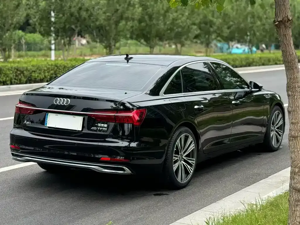 Audi A6L — фото 7
