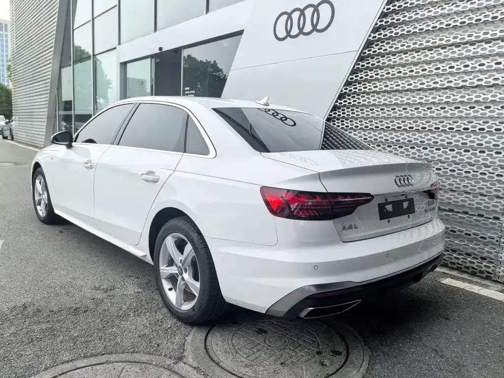 Audi A4L — фото 10