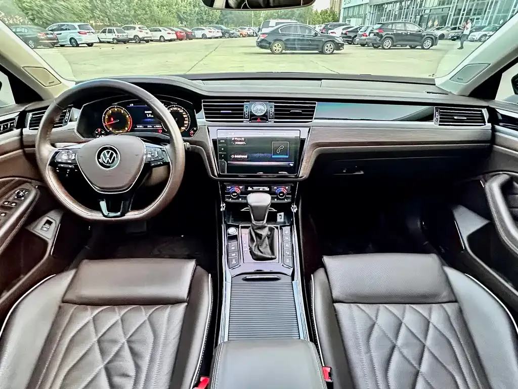 Volkswagen Phideon — фото 2