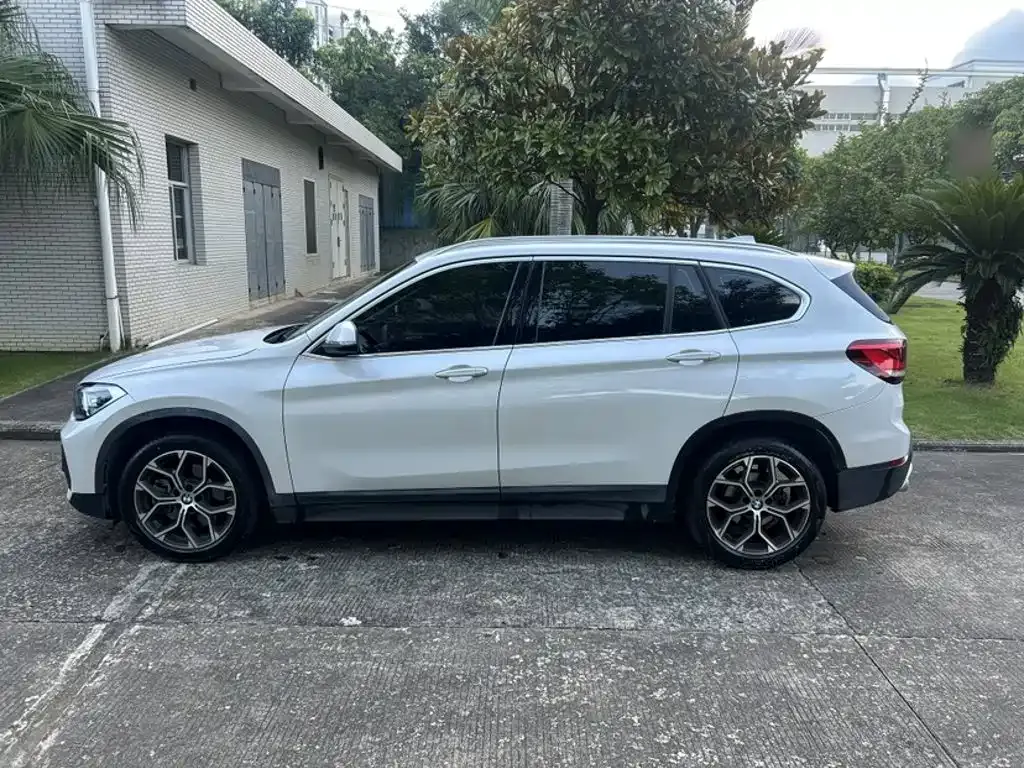 BMW X1 — фото 6