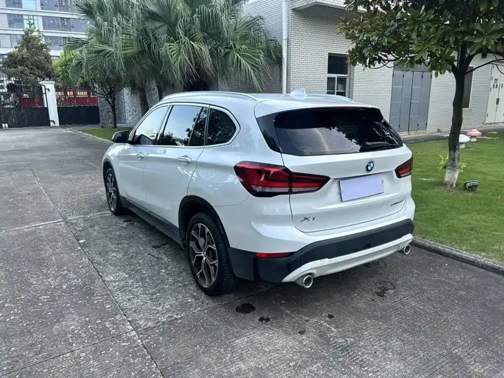 BMW X1 — фото 7