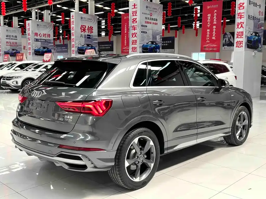 Audi Q3 — фото 8