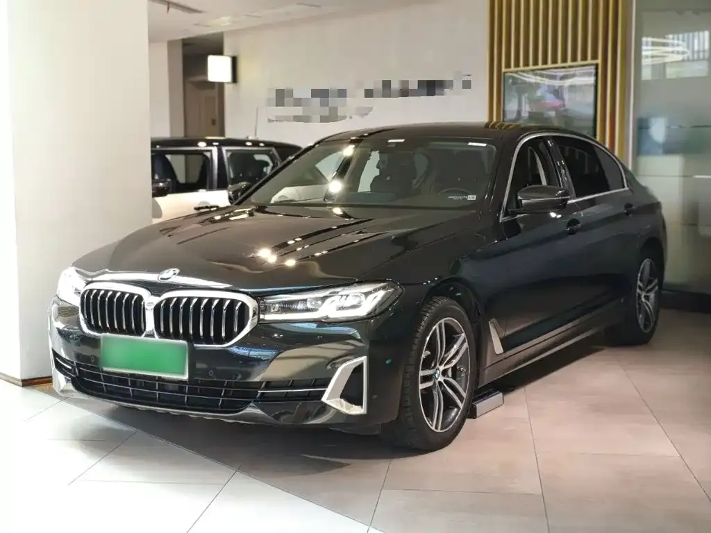 BMW 5 Series — фото 1