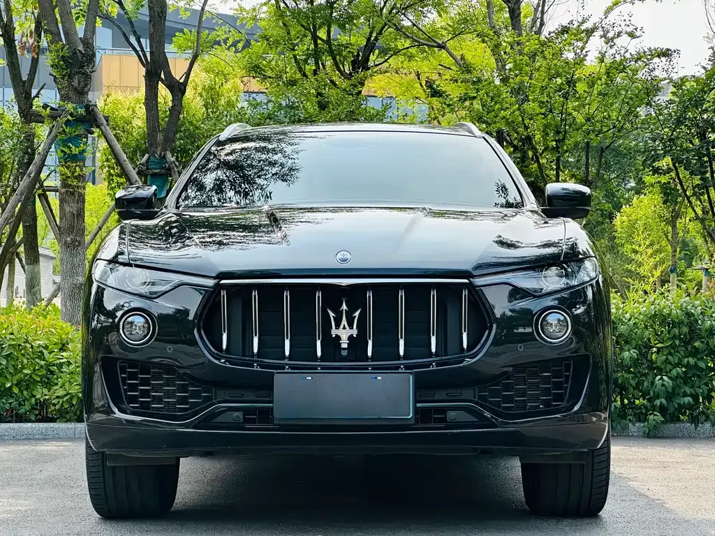 Maserati Levante — фото 8