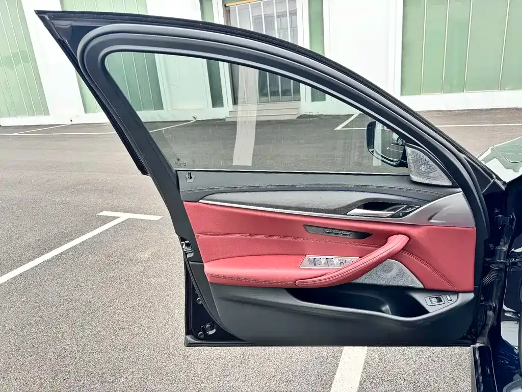 BMW 5 Series New Energy — фото 9