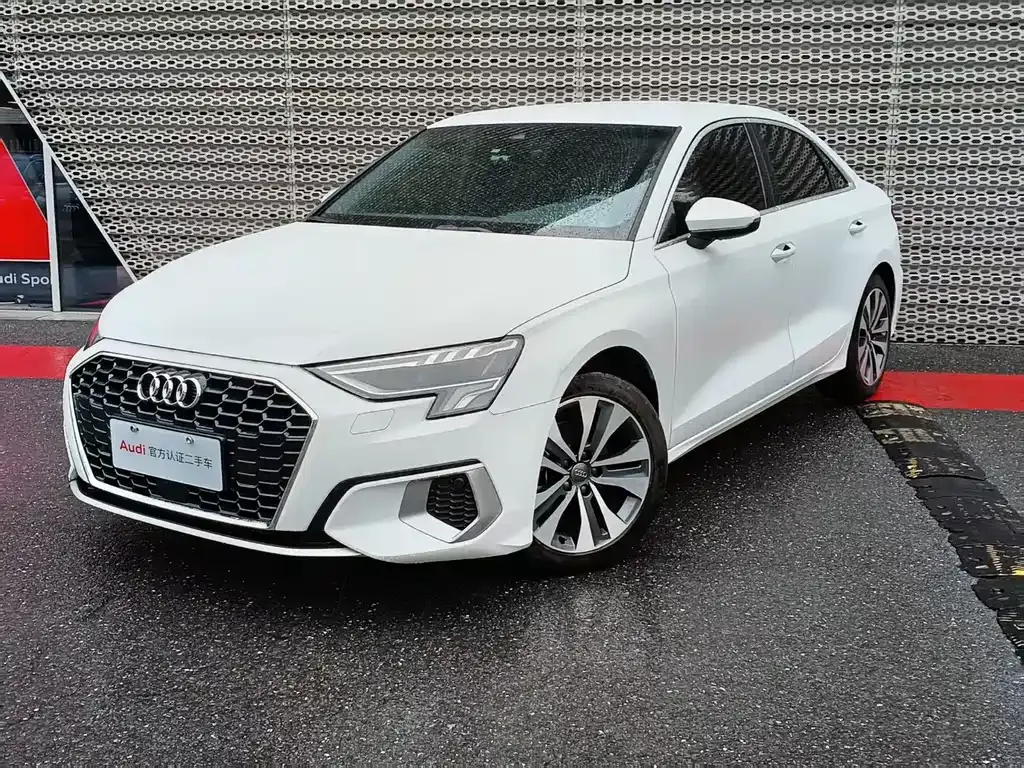 Audi A3 — фото 1