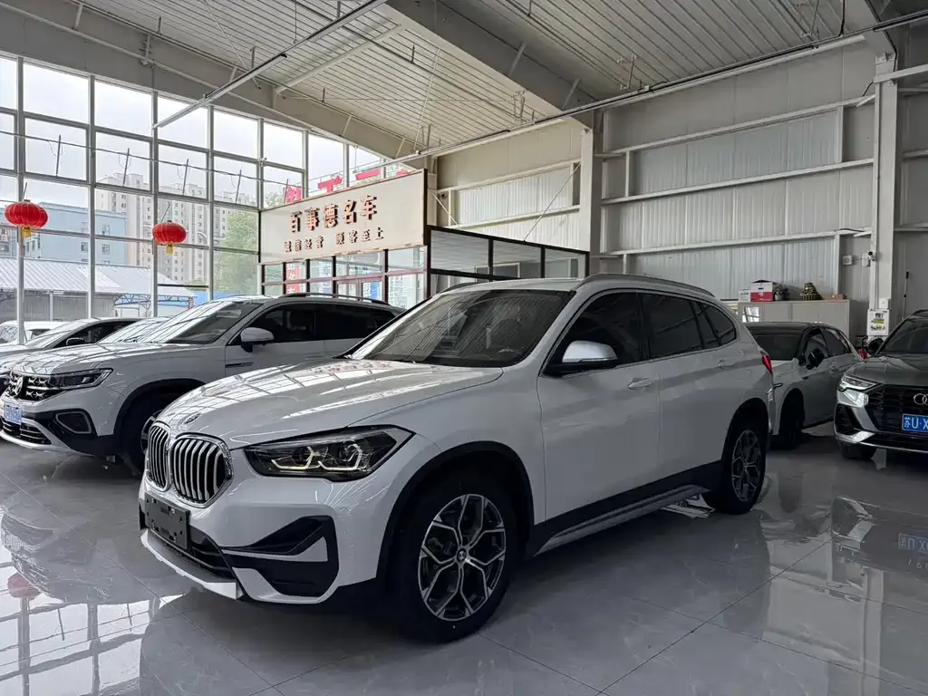 BMW X1 — фото 1