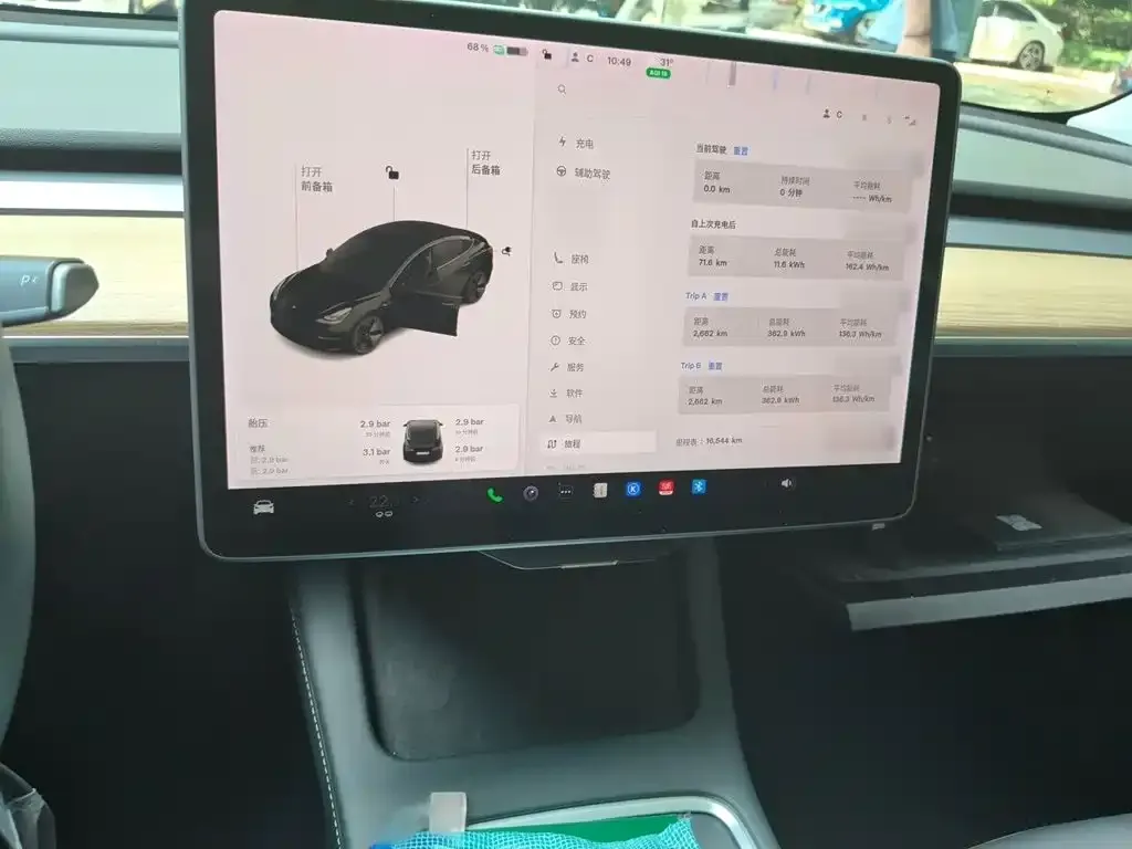 Tesla Model 3 — фото 4