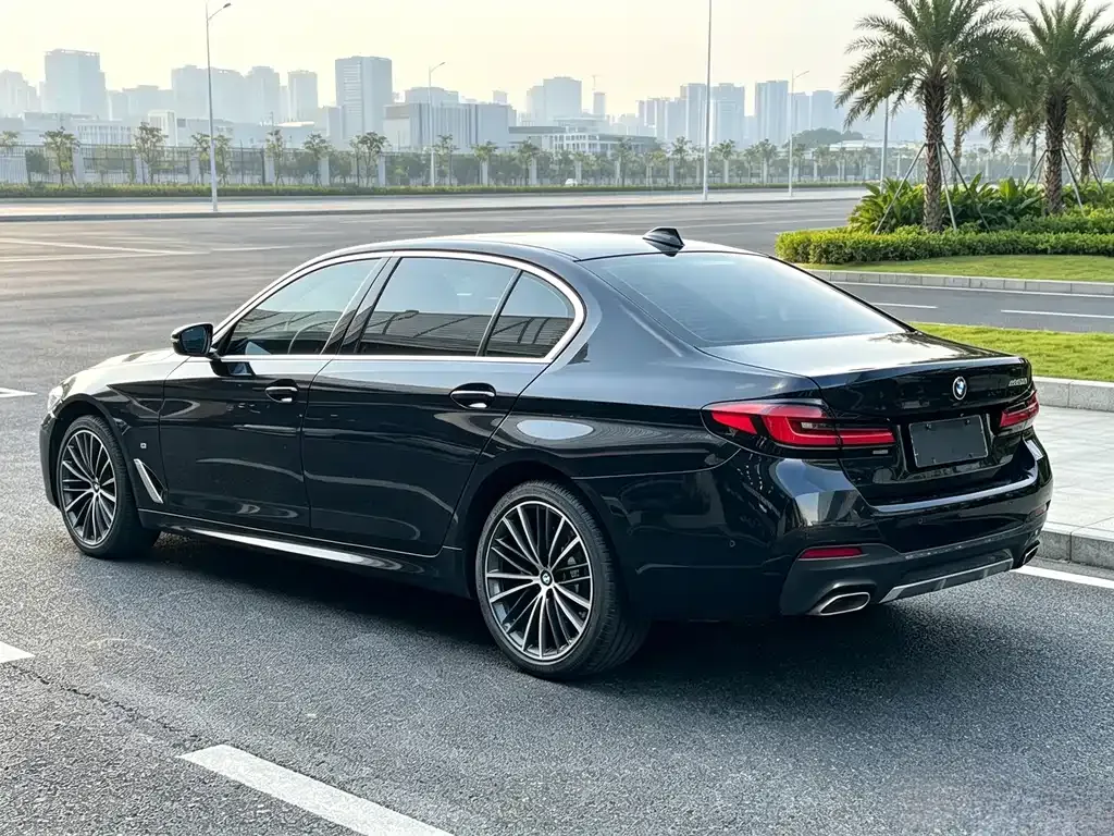 BMW 5 Series — фото 4