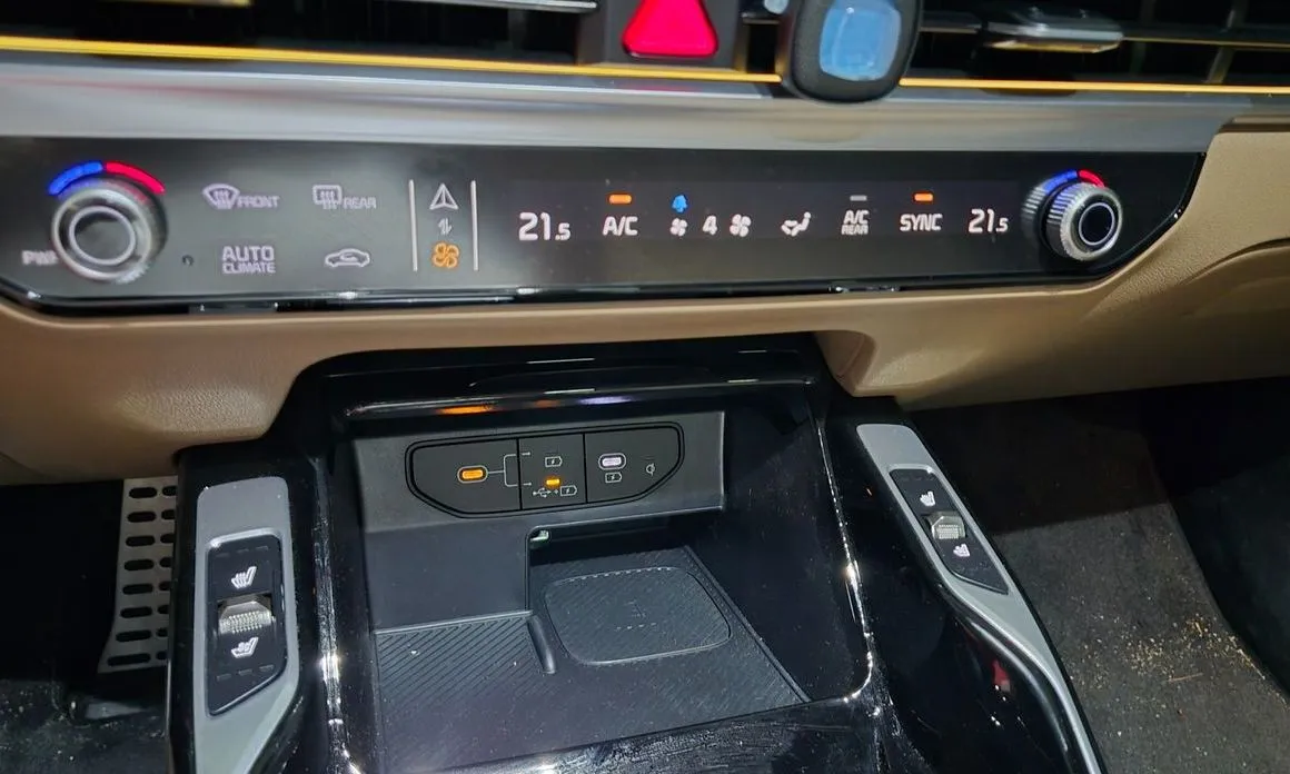 Kia Sorento — фото 7