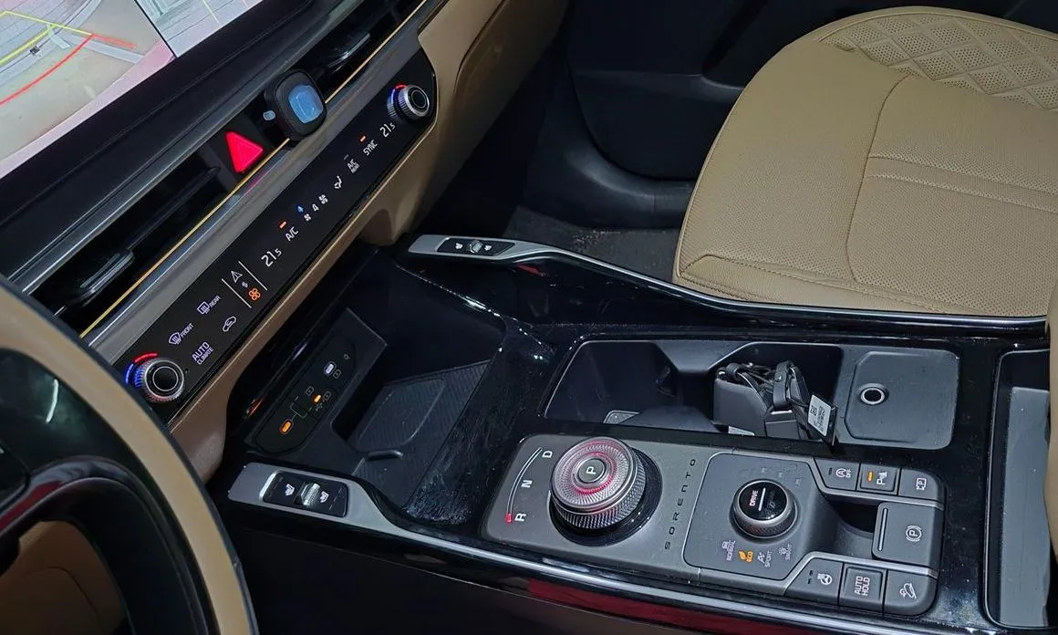 Kia Sorento — фото 8